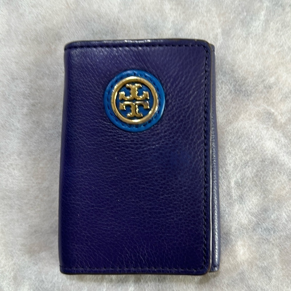 Tory Burch Soft Purple Leather 6- Key and Card Holder with Green Interior